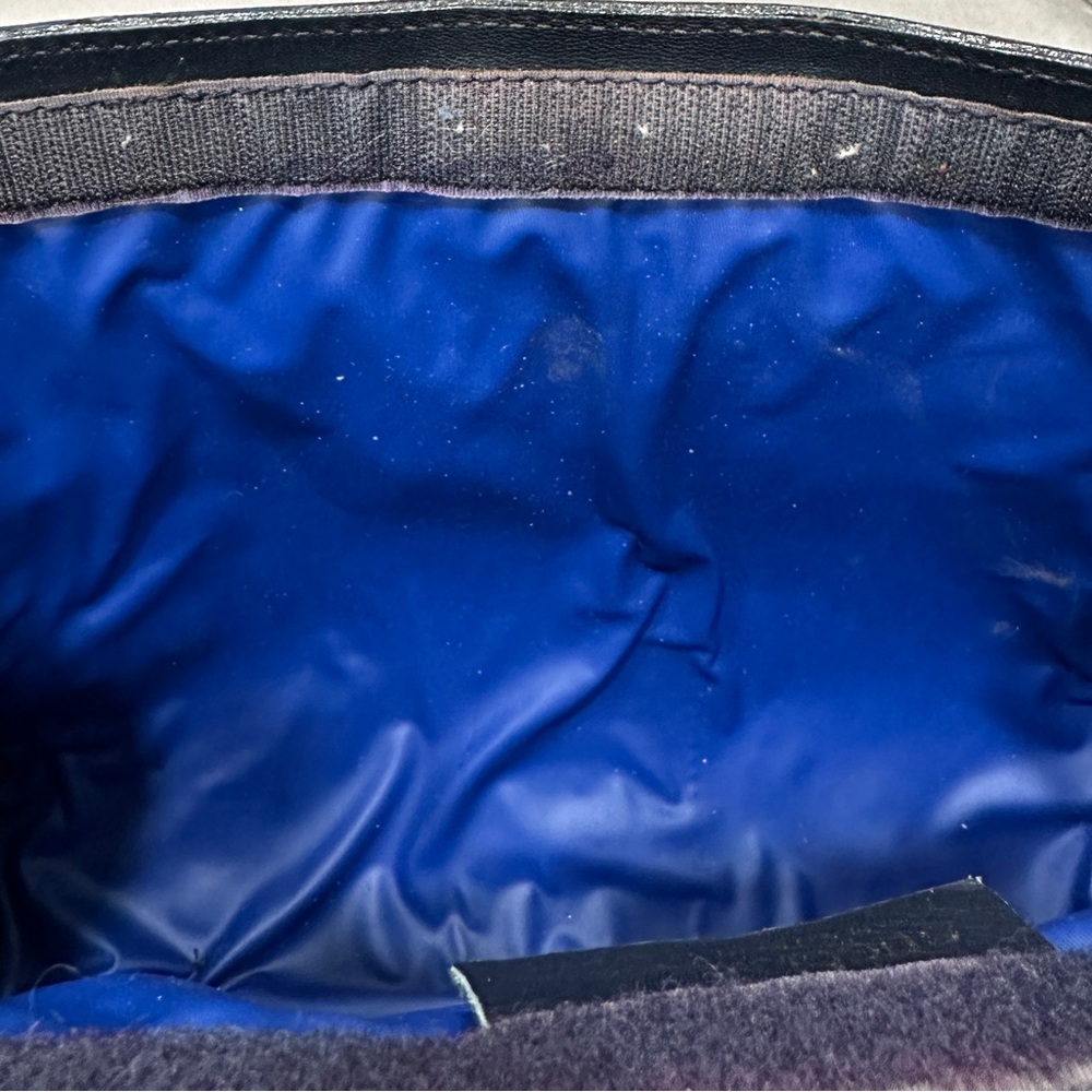 Authentic Gucci Signature blue clutch with added D-rings. Preowned - Picture 9 of 11